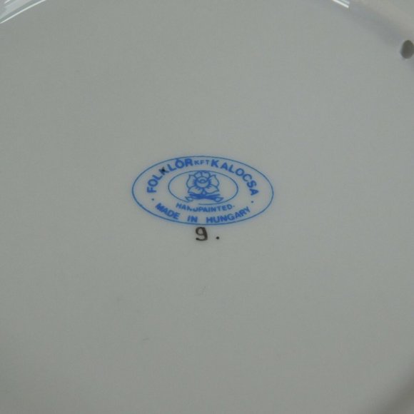 Kalocsa Hungary Hand Painted Coat of Arms Porcelain Decorated Wall Plate 6" FLAW - Picture 7 of 11